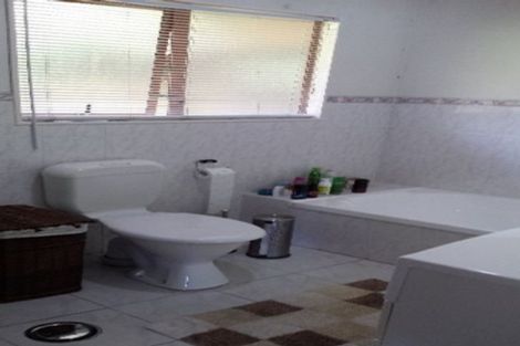 Photo of property in 9n View Road, Glenfield, Auckland, 0627