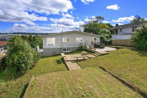 Photo of property in 24 Arrow Road, Forrest Hill, Auckland, 0620