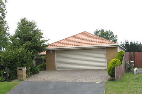 Photo of property in 19 Millcroft Place, Parklands, Christchurch, 8083