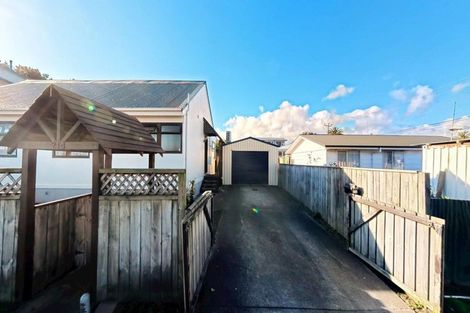 Photo of property in 214 Puriri Street, Castlecliff, Whanganui, 4501