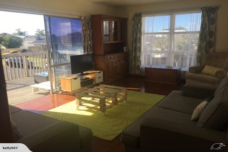 Photo of property in 30 Megan Avenue, Pakuranga Heights, Auckland, 2010