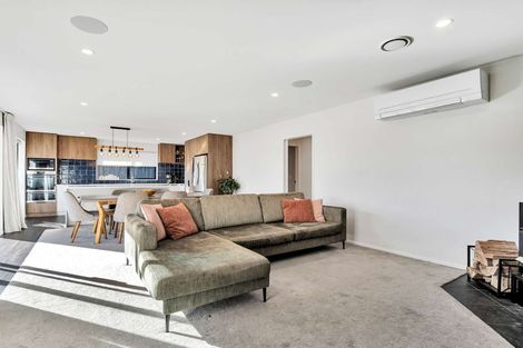 Photo of property in 19 Cressy Place, Darfield, 7510