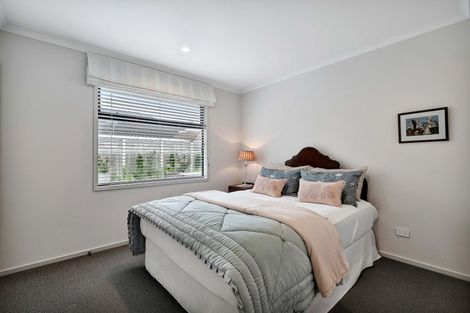 Photo of property in 425 Mangorei Road, Highlands Park, New Plymouth, 4312