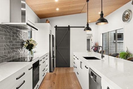 Photo of property in 49 Matuku Road, Crownthorpe, Hastings, 4179