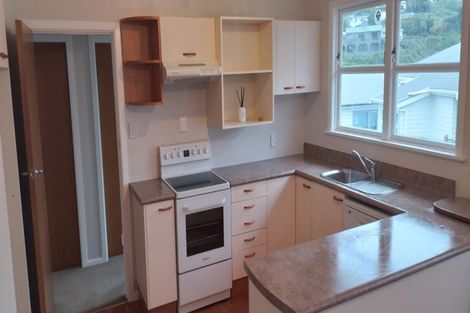 Photo of property in 7 Terrance Grove, Paparangi, Wellington, 6037