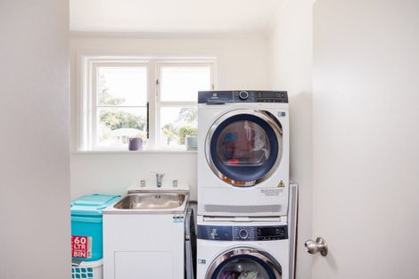 Photo of property in 19 Seddon Street, Takaro, Palmerston North, 4412