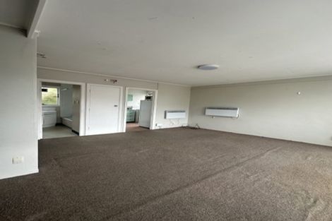 Photo of property in Churchill Flats, 213 The Terrace, Wellington Central, Wellington, 6011