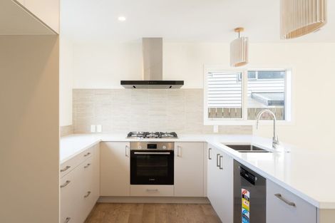 Photo of property in 7 Pine Hill Rise, Glenside, Wellington, 6037