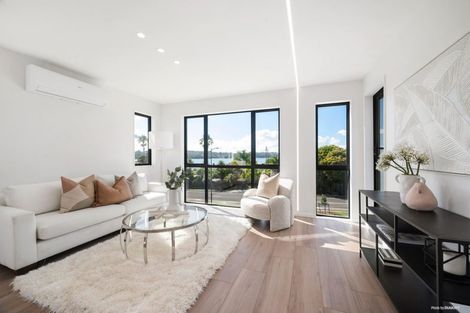 Photo of property in 48 Observation Green, Hobsonville, Auckland, 0616