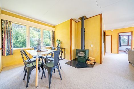 Photo of property in 17 Davis Grove, Wainuiomata, Lower Hutt, 5014