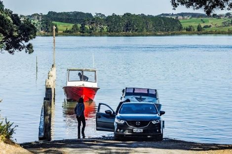 Photo of property in 16 Dame Nganeko Drive, Glenbrook, 2681