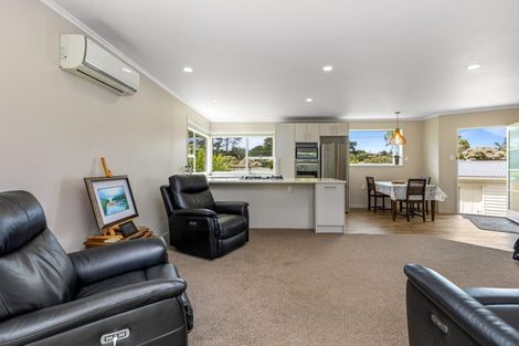 Photo of property in 1 Cunliffe Place, Glenfield, Auckland, 0629