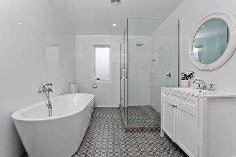 Photo of property in 41a Coronation Road, Hillcrest, Auckland, 0627