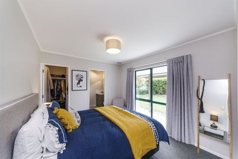 Photo of property in 102 Roberts Line, Kelvin Grove, Palmerston North, 4414