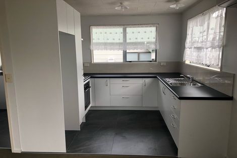 Photo of property in 8 Don Buck Road, Massey, Auckland, 0614