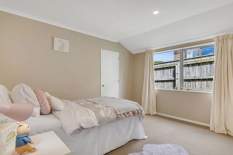 Photo of property in 2 Catlins Glen, Aotea, Porirua, 5024