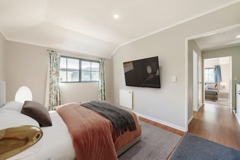 Photo of property in 16b Parsons Glen, Karori, Wellington, 6012