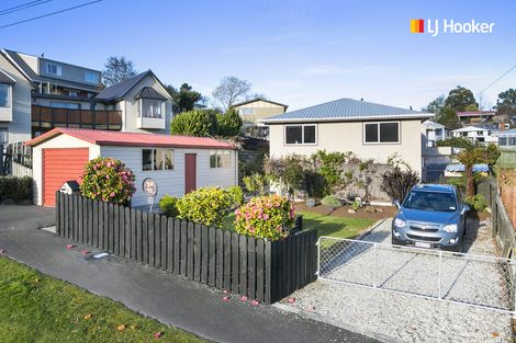 Photo of property in 32 Elwyn Crescent, Green Island, Dunedin, 9018