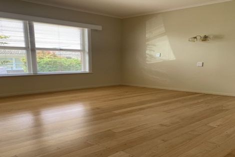 Photo of property in 1/16 Shakespeare Road, Milford, Auckland, 0620