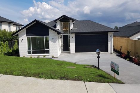 Photo of property in 17 Boocock Crescent, Orewa, 0931