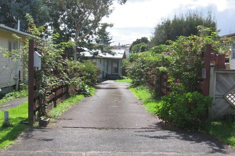 Photo of property in 3a John F Kennedy Place, Glen Eden, Auckland, 0602