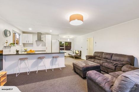 Photo of property in 2/13 Hamurana Place, Te Atatu Peninsula, Auckland, 0610