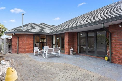 Photo of property in 43 Orlando Crescent, Waimairi Beach, Christchurch, 8083