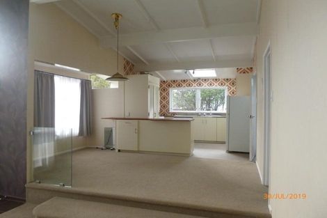 Photo of property in 16 Grimshaw Place, Henderson, Auckland, 0612