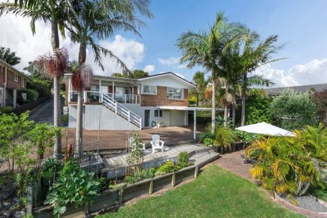 Photo of property in 33 Mayfair Crescent, Mairangi Bay, Auckland, 0630