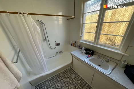 Photo of property in 10 Sunbury Street, Andersons Bay, Dunedin, 9013