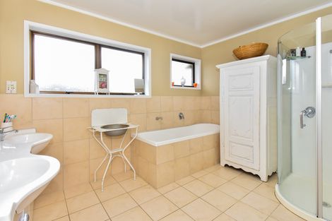 Photo of property in 29 Rushgreen Avenue, Pahurehure, Papakura, 2113