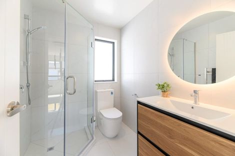 Photo of property in 15a Koromiko Street, New Lynn, Auckland, 0600