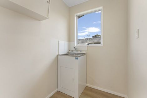 Photo of property in 1 Haast Place, Awapuni, Palmerston North, 4412