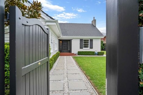 Photo of property in 12 Bassett Road, Remuera, Auckland, 1050