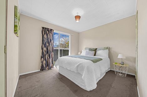 Photo of property in 9 Chibnall Place, Conifer Grove, Takanini, 2112