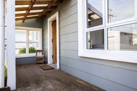 Photo of property in 52 Blake Street, Waitara, 4320