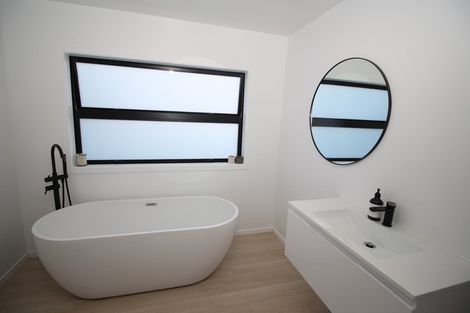 Photo of property in 121 Mahoe Place, Matarangi, Whitianga, 3592