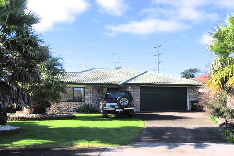 Photo of property in 22 Jade Court, Rosedale, Auckland, 0632