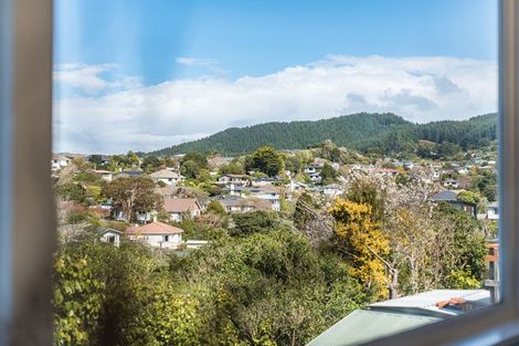 Photo of property in 13 Tainui Terrace, Tawa, Wellington, 5028