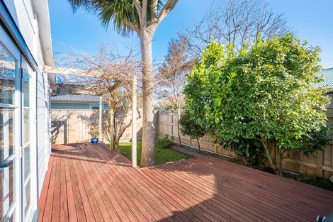 Photo of property in 136 Heretaunga Street, Palmerston North, 4414