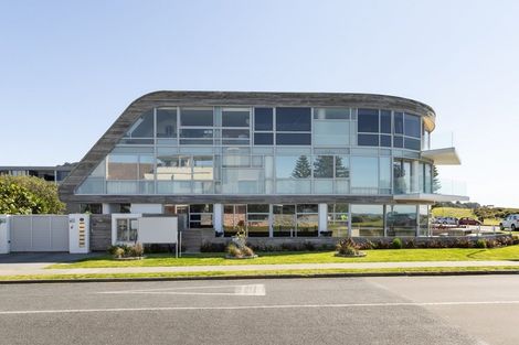 Photo of property in 6/50 Marine Parade, Mount Maunganui, 3116