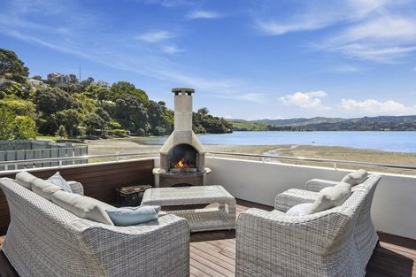 Photo of property in 85 Paremata Road, Paremata, Porirua, 5024