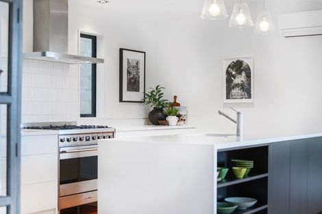 Photo of property in 16 Iles Lane, Cashmere, Christchurch, 8022