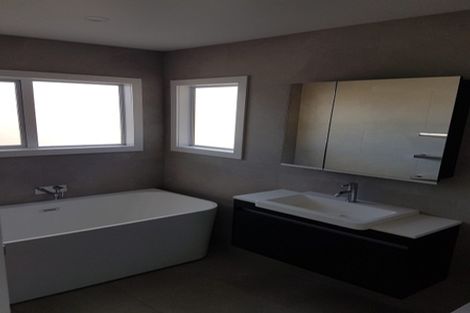 Photo of property in 87 Grant Road, Thorndon, Wellington, 6011