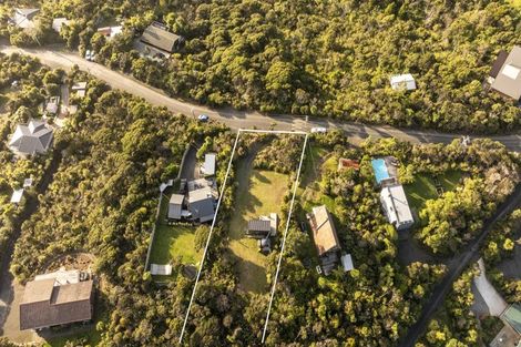 Photo of property in 6 Log Race Road, Piha, New Lynn, 0772