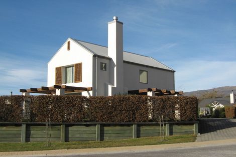 Photo of property in 14 Meadowbrook Place, Wanaka, 9305