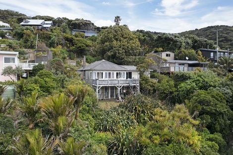 Photo of property in 29 Rayner Road, Piha, New Lynn, 0772
