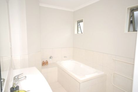 Photo of property in 11 Lilybank Crescent, East Tamaki, Auckland, 2013