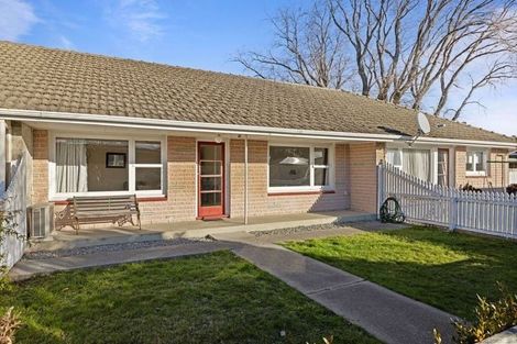 Photo of property in 2/9a Curletts Road, Sockburn, Christchurch, 8042