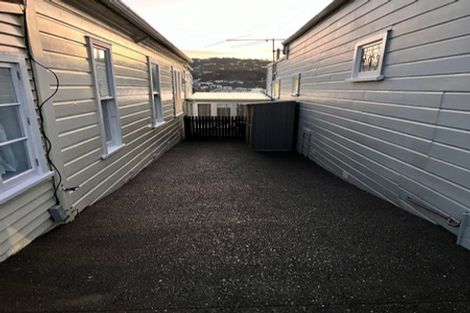 Photo of property in 7 Herald Terrace, Berhampore, Wellington, 6023